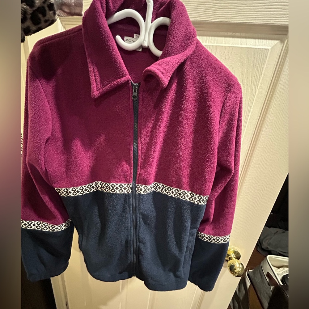 Fleece zip up jacket W size small, another influencer